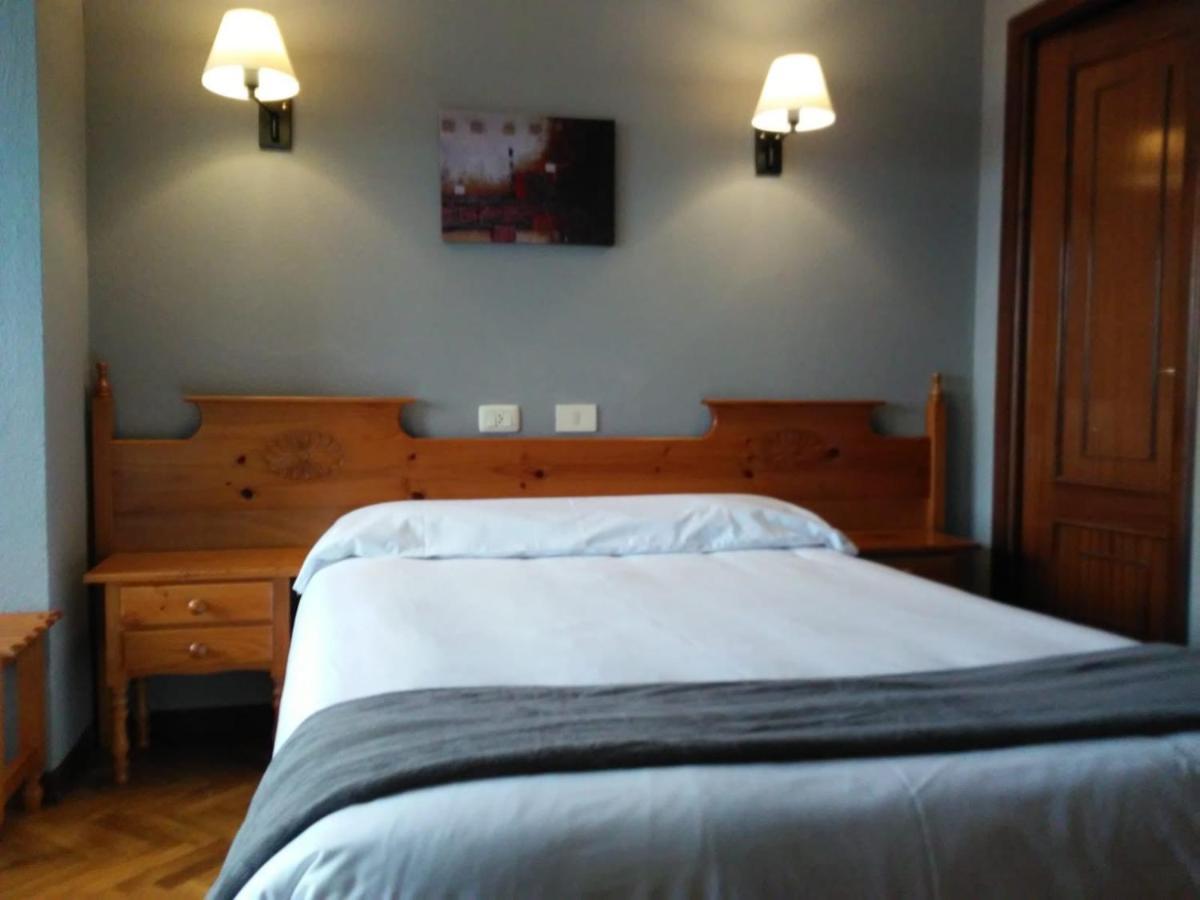 Albergue Hostal Sao Telmo Tui Eksteriør billede