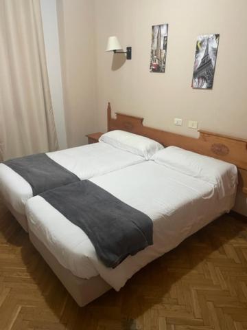 Albergue Hostal Sao Telmo Tui Eksteriør billede