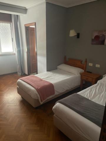 Albergue Hostal Sao Telmo Tui Eksteriør billede